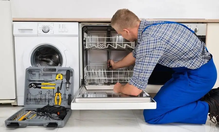 Akçakoca Beko servisi teknisyen ekibi beyaz eşya tamiri yaparken